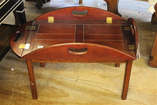 2 Butlers trays on stands